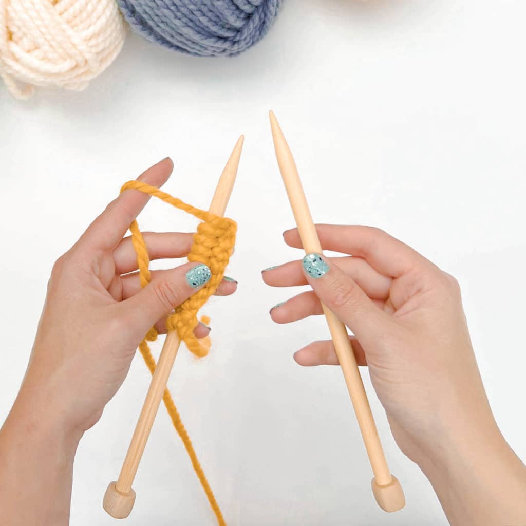 How To Knit Stitch for Beginners - Step 1