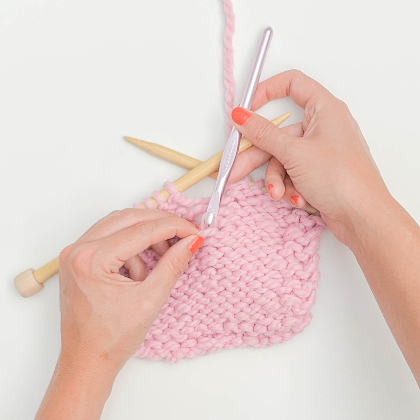 How to Fix a Dropped Stitch [2 Easy Ways]