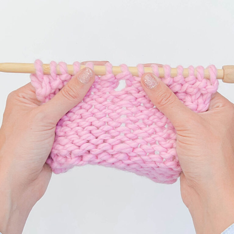 Yarn Over in Knitting [2 Easy Methods]
