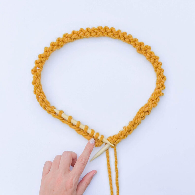 Knitting in the Round [5 Easy Steps]