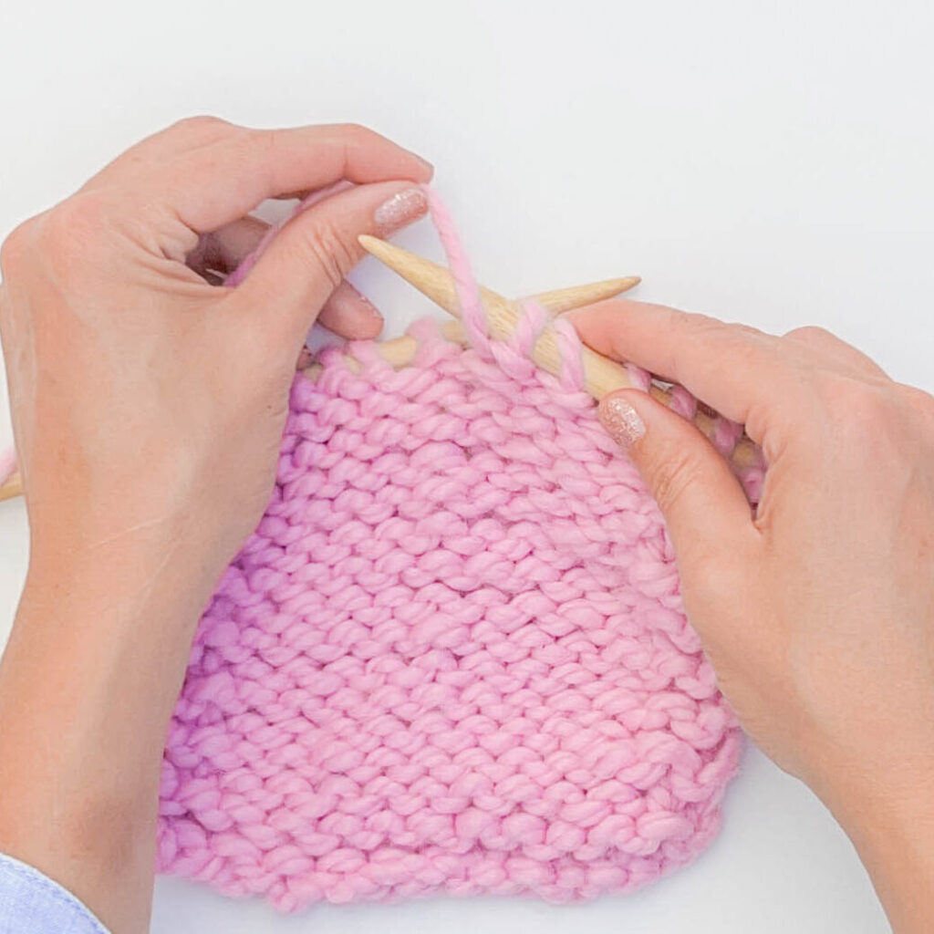 Yarn over in knitting 2 easy methods 