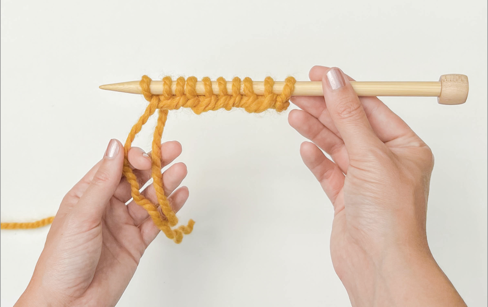 Knitting for Beginners: How to Cast on Knitting with a Long Tail