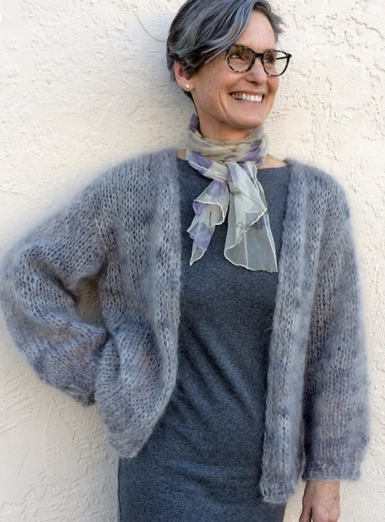 Chunky Knit Cardigan Pattern [FREE 10 Easy Projects!]