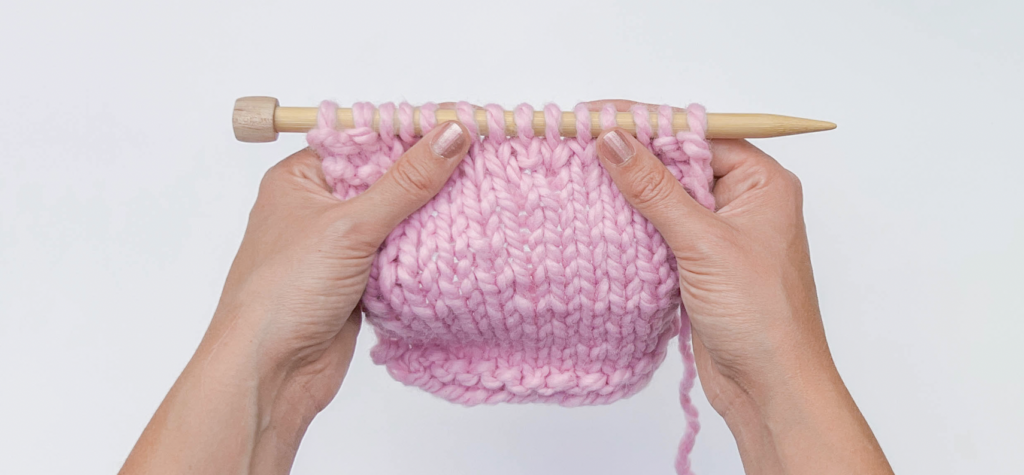 How to Cast On Knitting Stitches 2 Easy Ways
