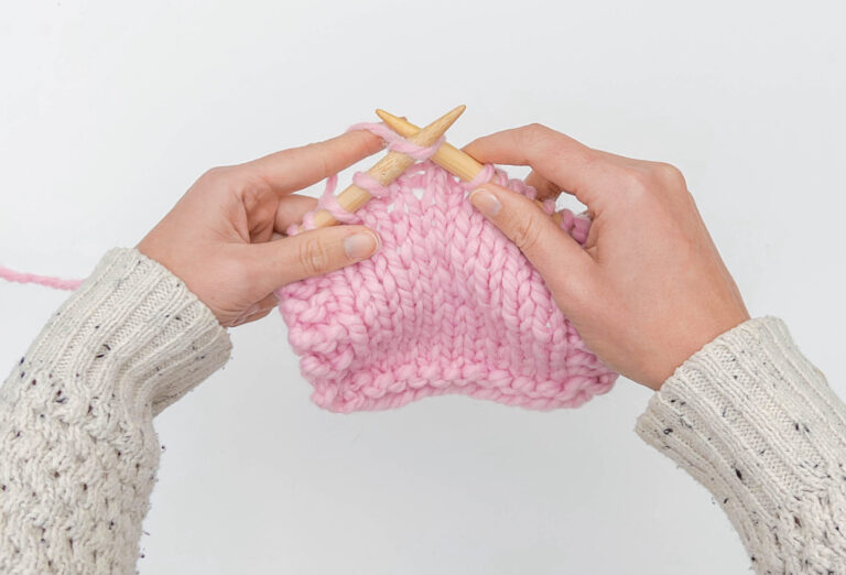 Knitting for Beginners [5 Easy Tutorials]