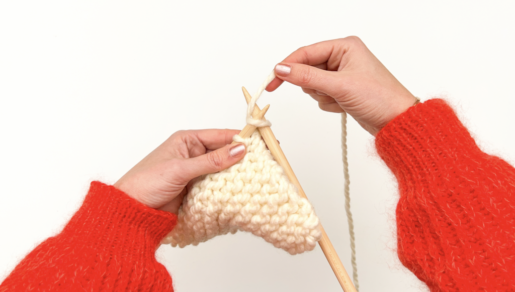 Continental Knitting vs English style knitting main image