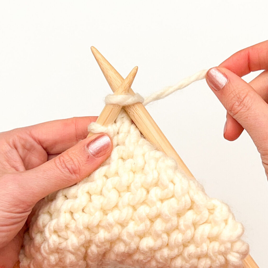 Continental Knitting Vs English 2 Best Beginner Techniques Continental Knitting Vs English 2 Best Beginner Techniques