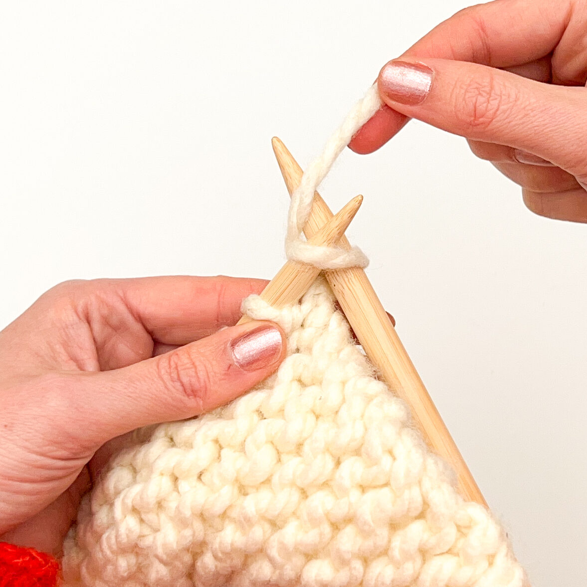 English style knitting - how to throw the yarn step 2