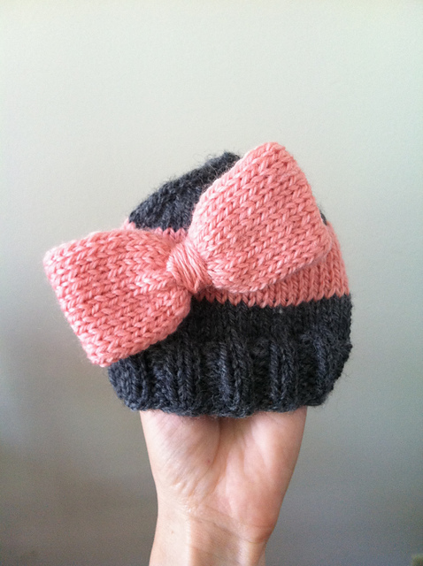Big Bow - Knit baby hat pattern