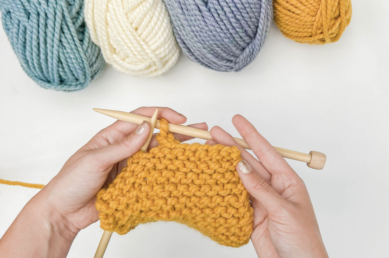 How to Bind Off Knitting [6 Great Ways]