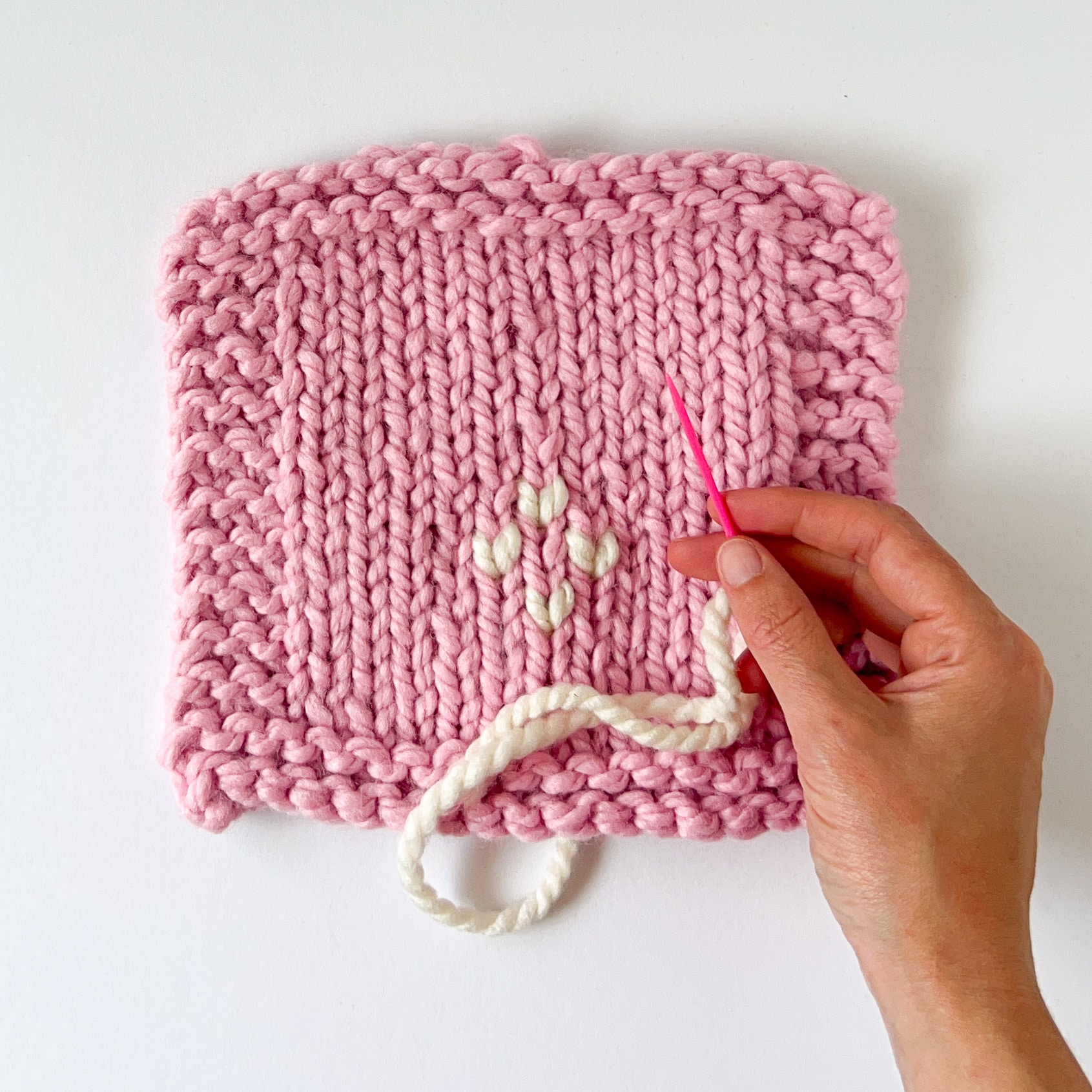 Duplicate stitch for beginner knitters 5 easy steps 