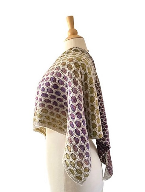 Honeycomb stitch knitted shawl pattern.