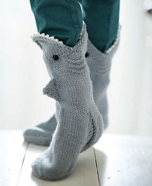 Shark socks knitting pattern.