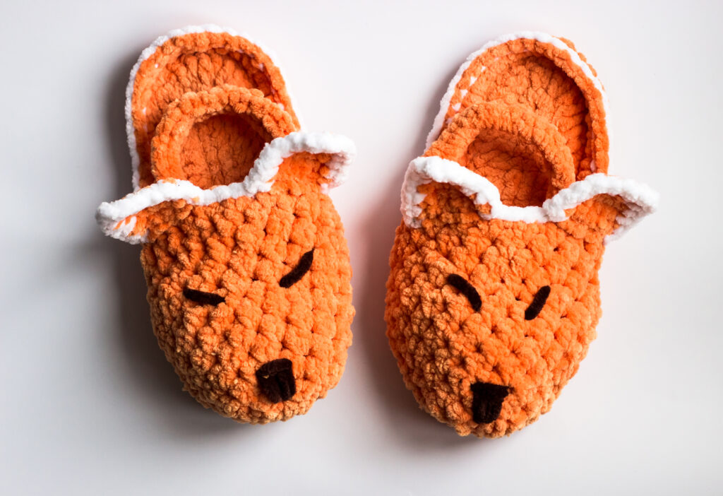 Free crochet slipper patterns for the fall!