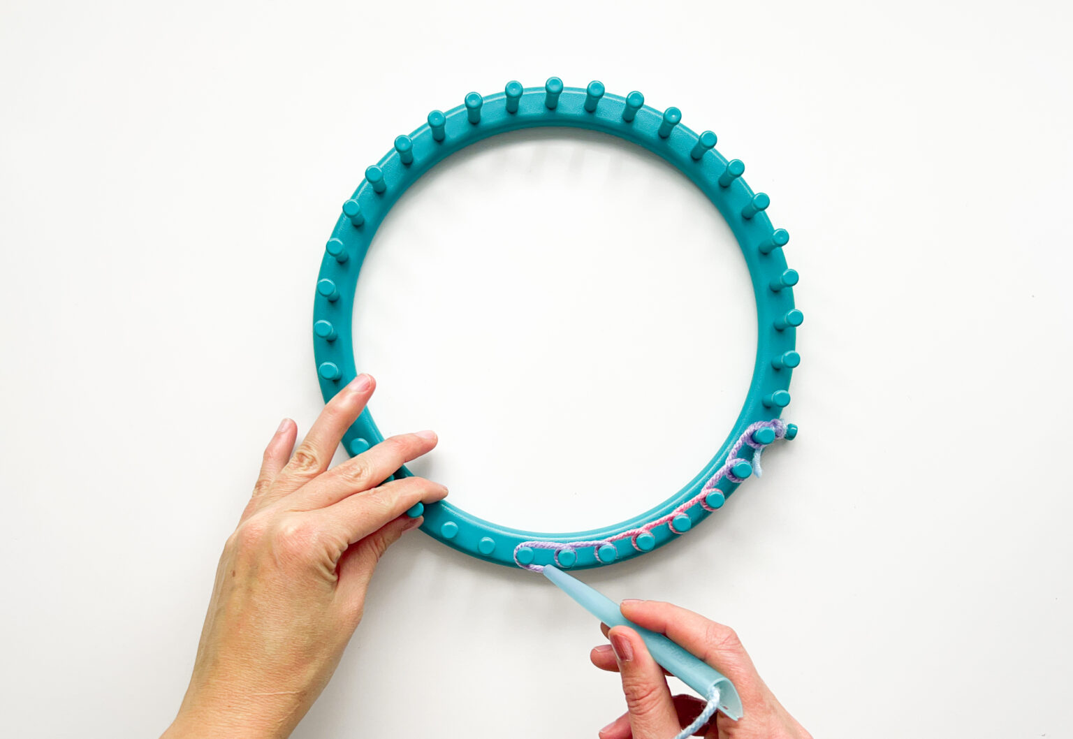 4 Types of Awesome Knitting Looms for Beginners!