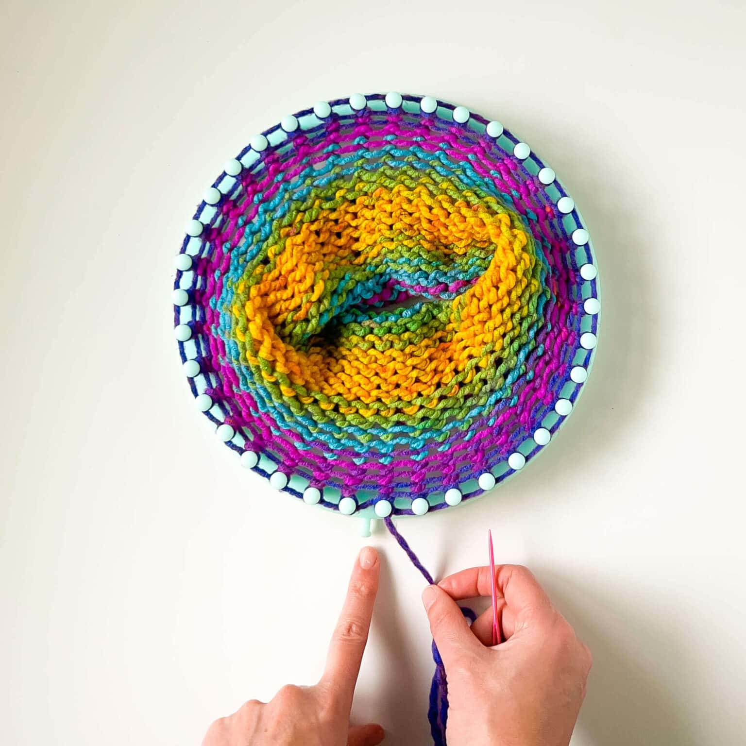 4 Types of Awesome Knitting Looms for Beginners!