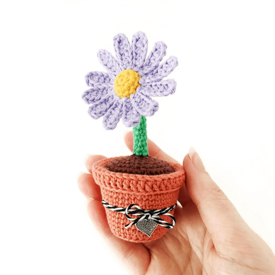 No-Sew Crochet Flower Pot