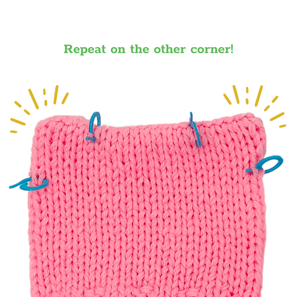 Assembling knitted hat patterns:

Mark the sewing point for both corners of the beanie knitting pattern.