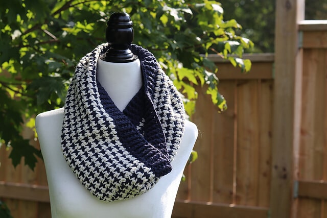 Houndstooth Cowl