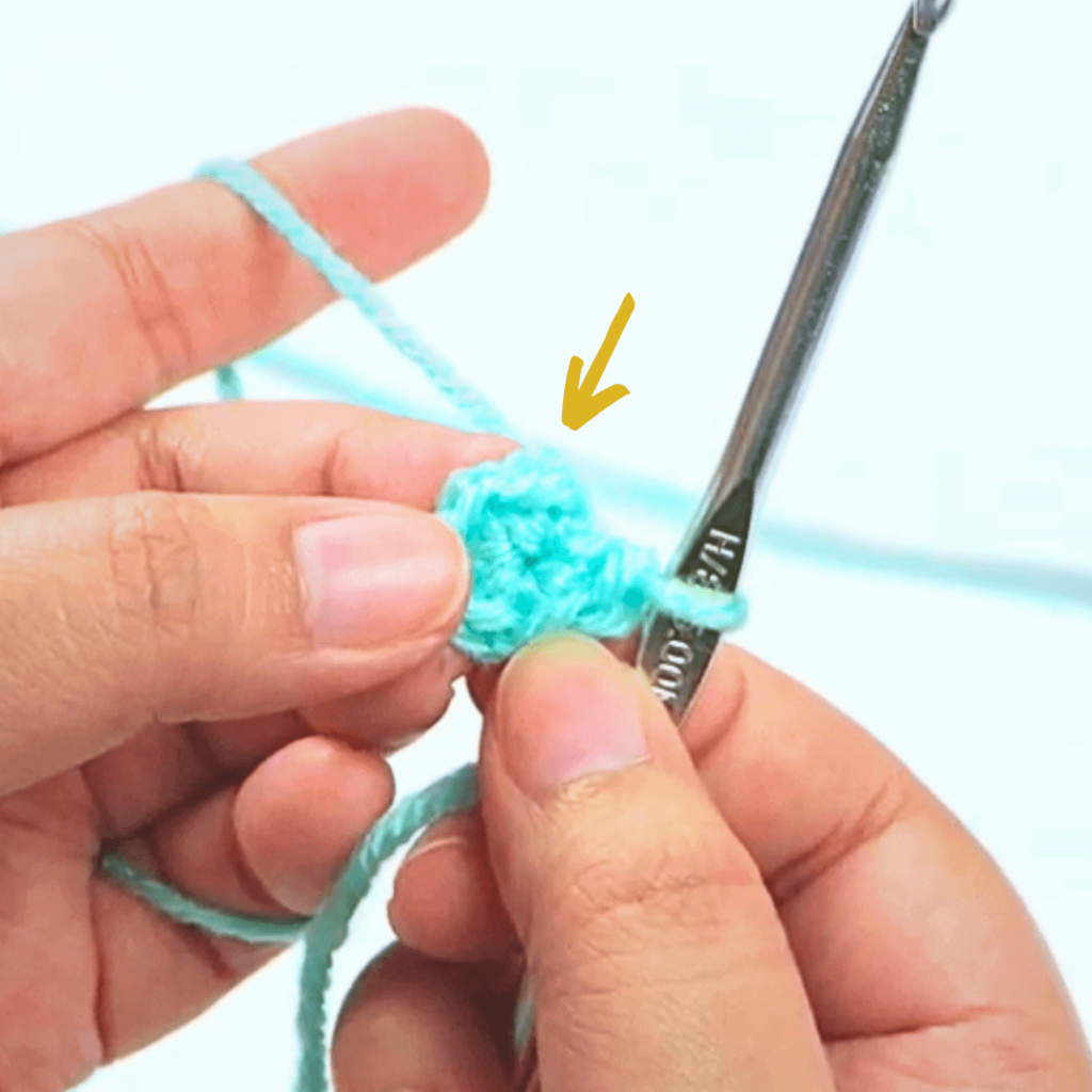 Prepare the Row!

Crochet slip stitches can be worked flat and in rounds. This tutorial will focus on sl st crochets used in circular crochet patterns!