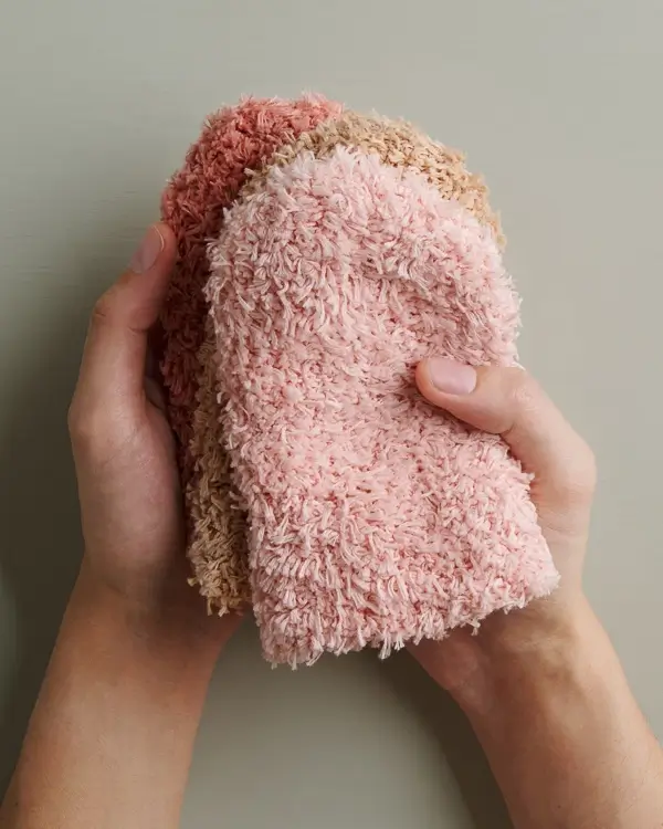 Scrubbing Mitt in Home Life