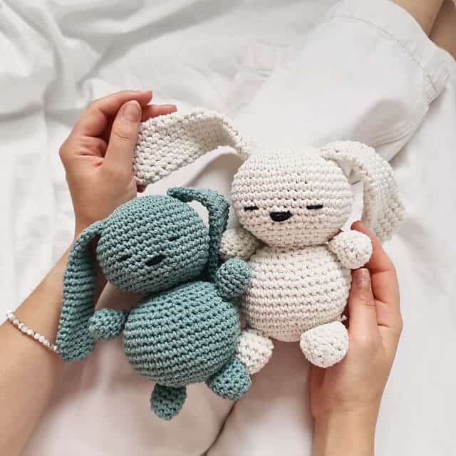 An adorable bunny crochet pattern that teaches you how to make cuddly rabbit plushies.
